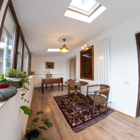 Theatre Rooftop Apartment With Patio Bukarest Exterior foto