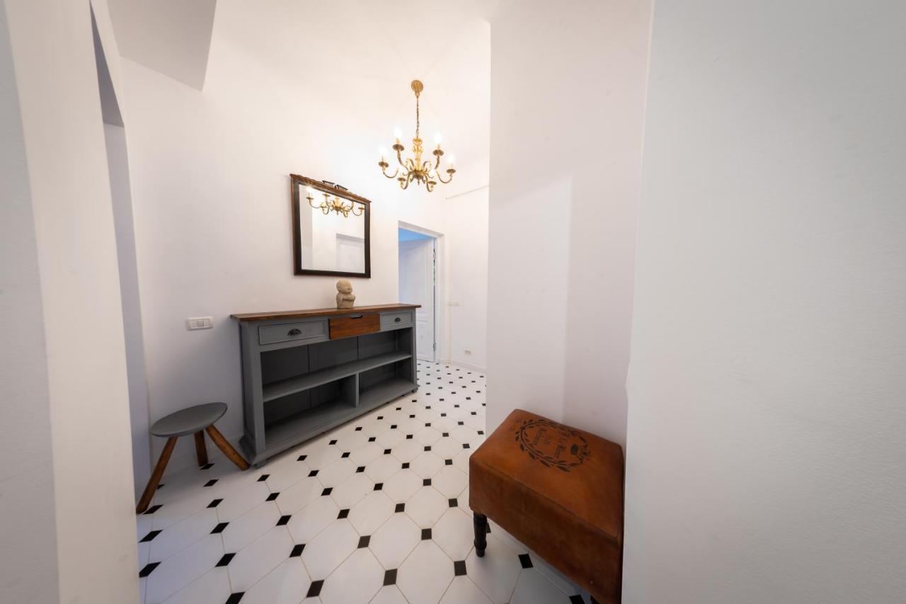 Theatre Rooftop Apartment With Patio Bukarest Exterior foto
